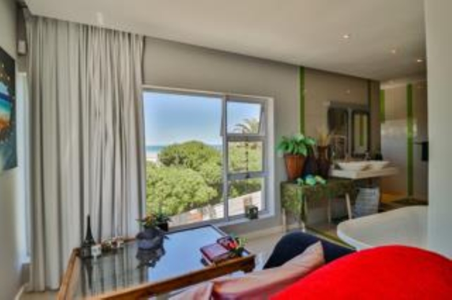 5 Bedroom Property for Sale in Van Riebeeckstrand Western Cape